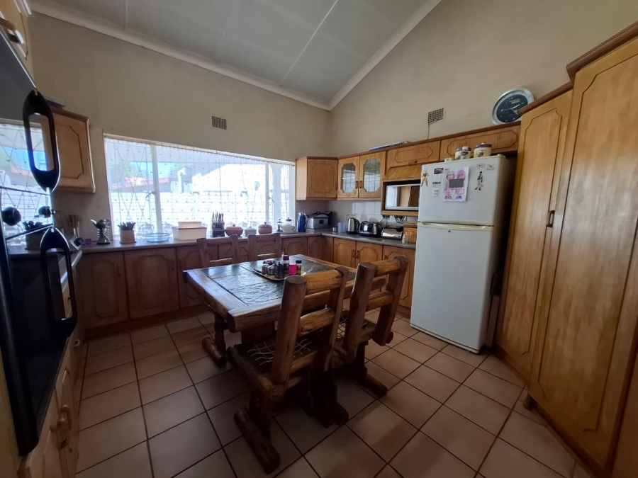 4 Bedroom Property for Sale in Generaal De Wet Free State